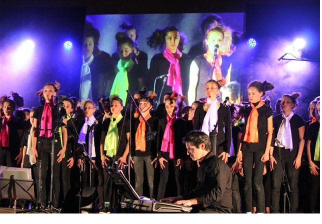 Corazon Singers scène